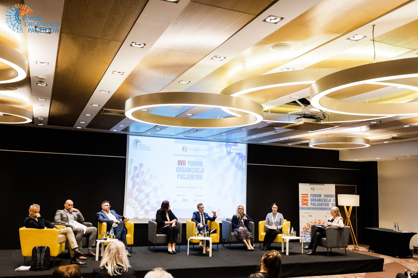 Panel na scenie Forum Organizacji Pacjentów
